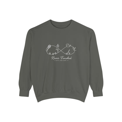 Garment Dyed Heritage Pullover | Active Seasons Graphic Sweatshirt | Active Lifestyle Top